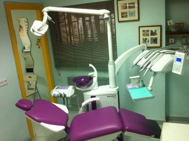 Clínica Dental Monident silla de odontología 