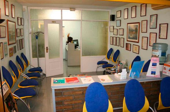 Clínica Dental Monident sala de espera de la clínica 